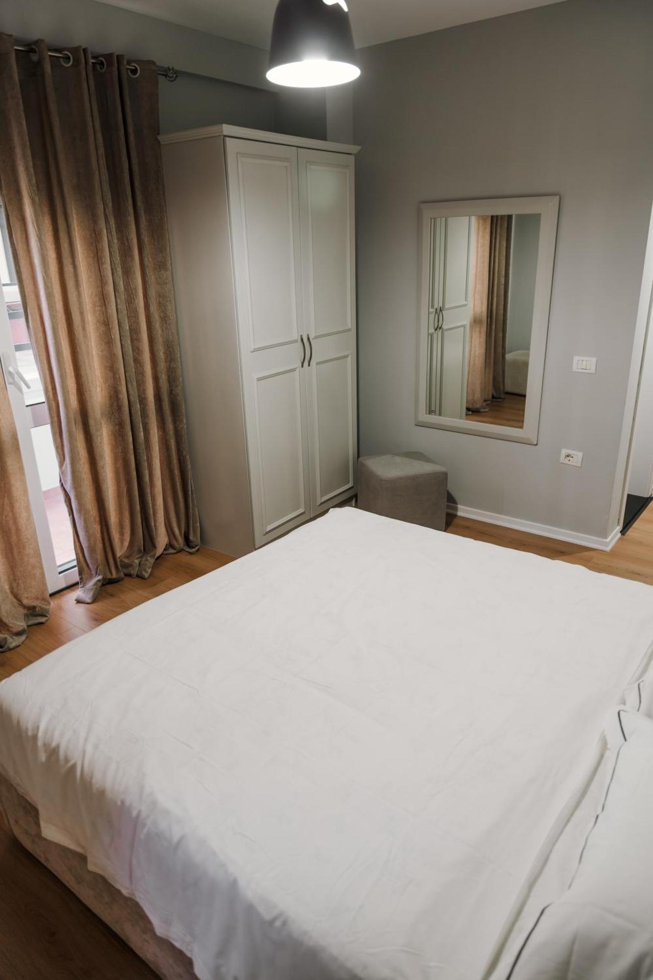 Urban Hotel ติรานา ภายนอก รูปภาพ